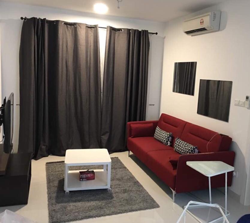 Teega Puteri Harbour Suites Apartment *