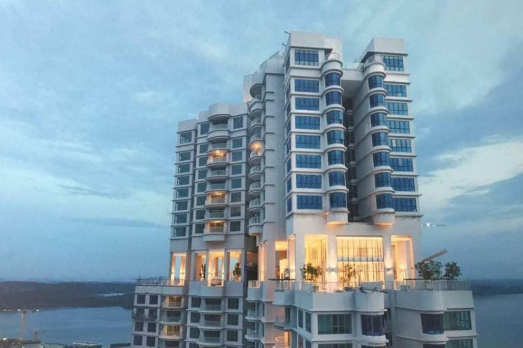 Teega Puteri Harbour Suites Apartment *