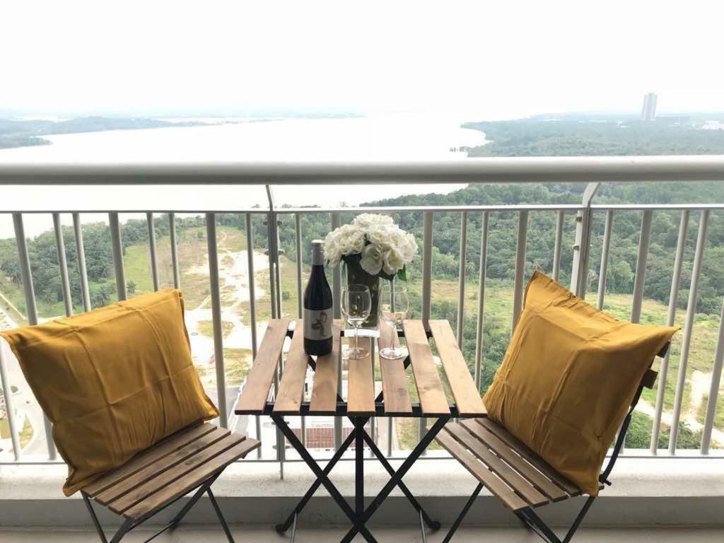 Apartment Teega Puteri Harbour Suites